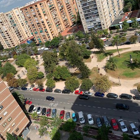 Habitación con cama individual, piso compartido en Avenida Blasco Ibáñez Valenza Esterno foto