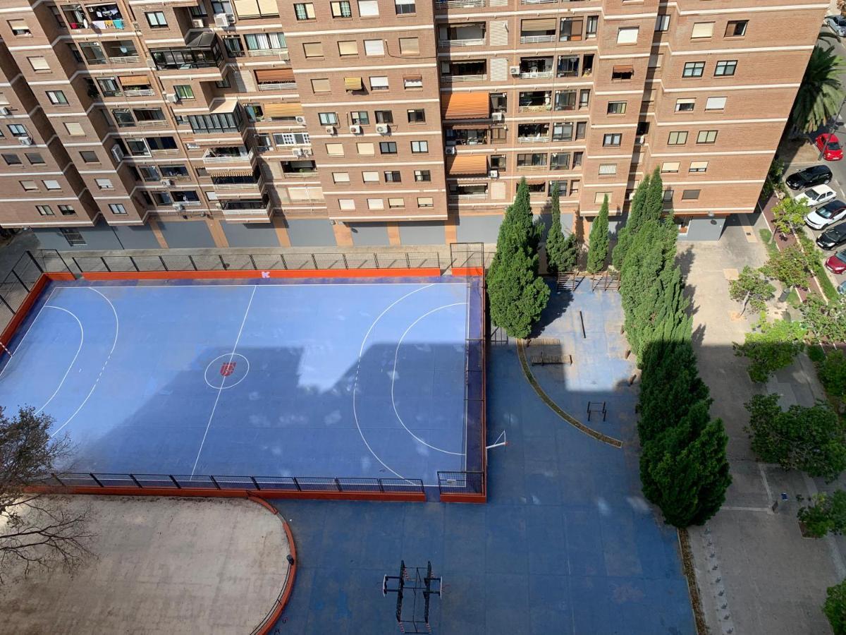 Habitación con cama individual, piso compartido en Avenida Blasco Ibáñez Valenza Esterno foto
