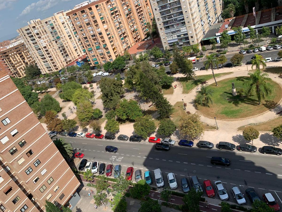 Habitación con cama individual, piso compartido en Avenida Blasco Ibáñez Valenza Esterno foto