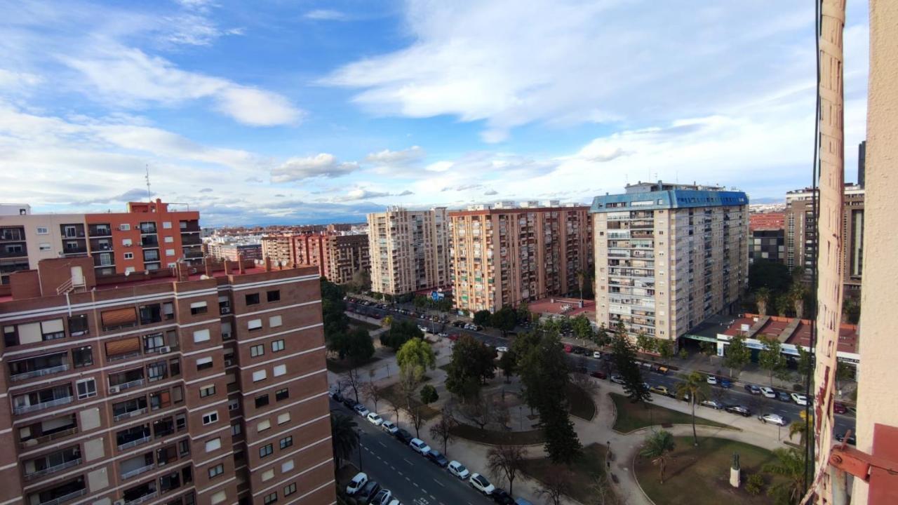 Habitación con cama individual, piso compartido en Avenida Blasco Ibáñez Valenza Esterno foto