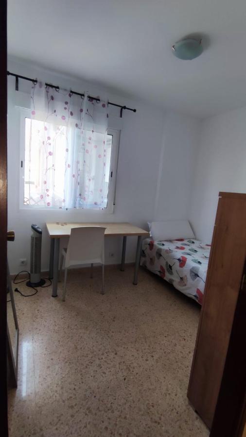 Habitación con cama individual, piso compartido en Avenida Blasco Ibáñez Valenza Esterno foto